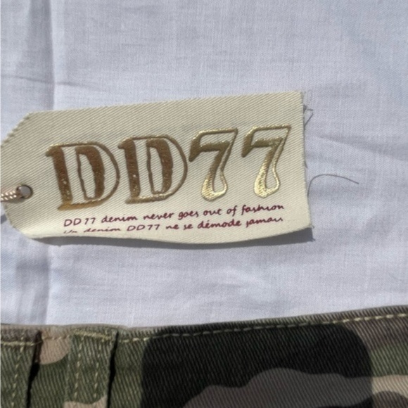 New Army Print Shorts - Picture 6 of 9